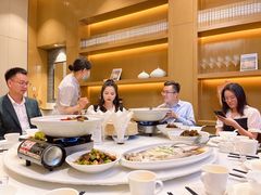 -鱼鲜饭香·招牌汽锅剁椒鱼头王