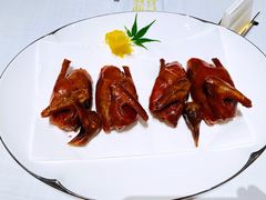玻璃脆皮乳鸽-君庭中餐厅(友谊宾馆店)