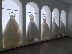 -禕·愫白婚纱商店