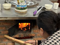 -粘豆包柴火铁锅炖