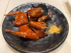 玻璃脆皮乳鸽-禄興記香港大排档(歌斐中心店)