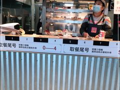 面包甜点陈列柜-肯德基(火车北站店)