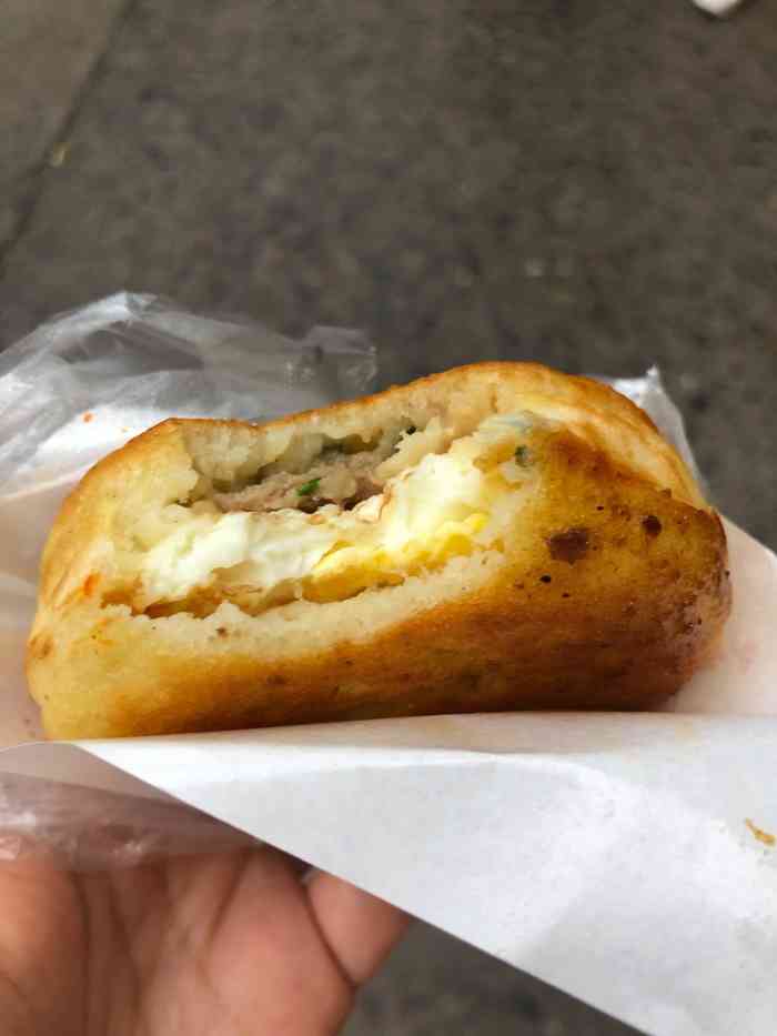 好久没来官亭路这次和小吃货来逛一逛人可真多呀大多都是学生过来这边