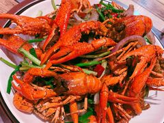 -虾弄弄海派小龙虾·牛羊蝎子火锅