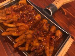 火辣鸡爪-恩你小木屋米酒店(安盛店)