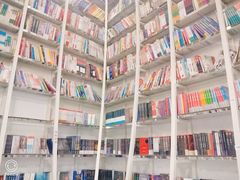 -钟书阁(松江泰晤士小镇店)