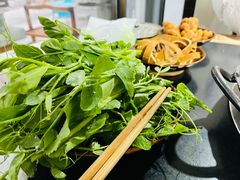 豌豆尖-重庆故事姊妹老火锅(财经学院店)