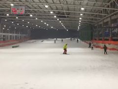 -乔波室内滑雪场