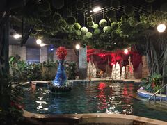 -泉城欧乐堡戏水湾艺术养生温泉