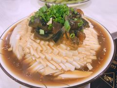 -虾弄弄海派小龙虾·牛羊蝎子火锅