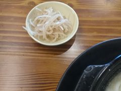 -丽虹云南过桥米线(兴工街店)