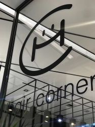 -HAIR CORNER
