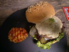 -HIGH FIVE哈福手工汉堡(桂林路店)