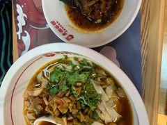-呷佬·长沙手工米粉(金沙江路店)