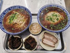 爆鳝焖肉面-伟记奥面馆(养育巷店)