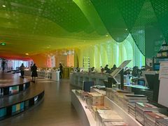 -钟书阁(松江泰晤士小镇店)