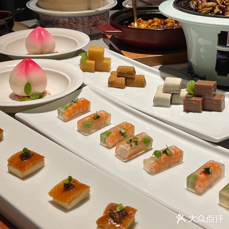 大河上下北京烤鸭终于开来珠海啦！装修风格高端别致！