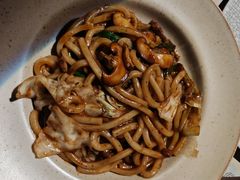 -穹六人间 people 6(岳阳路店)