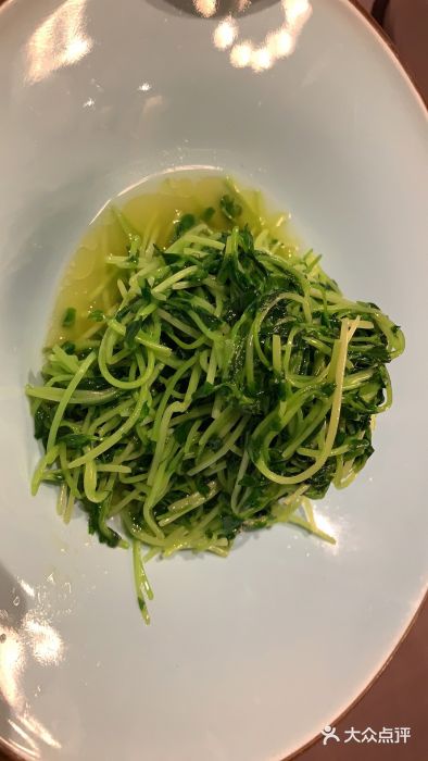 羲和雅苑•北京烤鸭(平安国际金融中心店)清炒豌豆苗图片