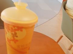 -奈雪的茶(广州白云区聚龙慧谷店)