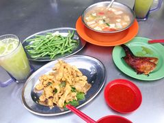 -黄亚华小食店(Jalan Alor)