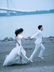 -雪中彩影婚纱摄影·微光艺术中心