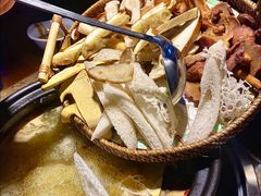 -菌之家·专业纯野生菌火锅·特色炒菌