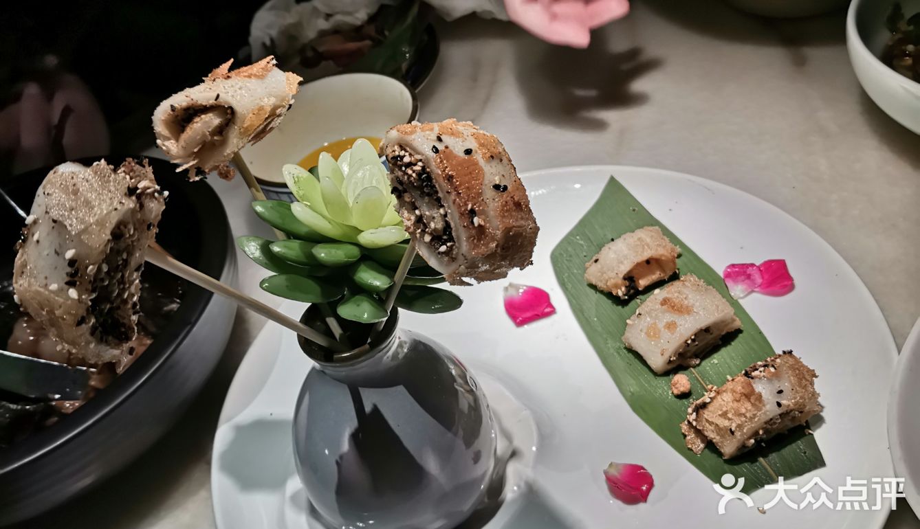 菜式口味偏甜，适合喜爱吃甜食的朋友