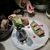 菜式口味偏甜，适合喜爱吃甜食的朋友