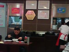 门面-小杨生煎(成山巴黎春天店)