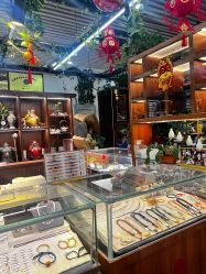 -灵彩珠宝(朗香街店)