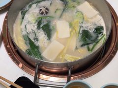 -洪氏嗨捞·猪肚鸡火锅(阳光天地店)