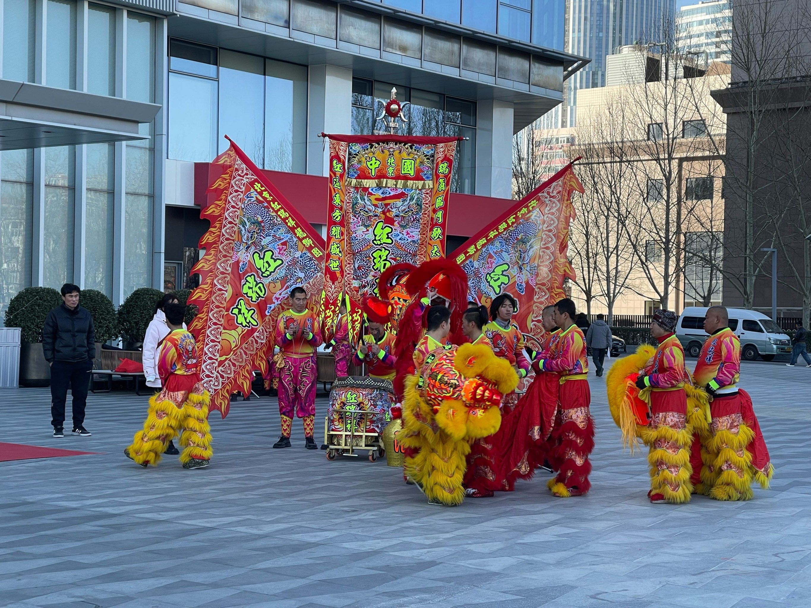 正月十六舞狮子