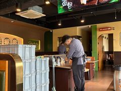 -曼听小寨海鲜烧烤·大连辣炒大王(盖州街店)