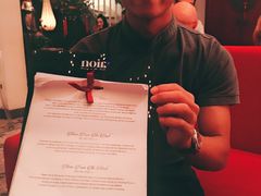 -Noir. Dining in the Dark