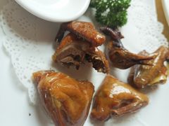 红烧乳鸽-金福海酒家