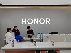 -荣耀授权体验店(双井富力店)