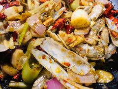 辣炒蛏子皇-何师烧烤·香辣蟹·川菜·30年老品牌(太古里旗舰店)