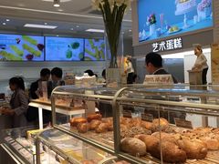 面包甜点陈列柜-好利来(朝外店)