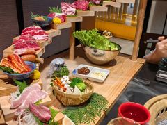 -山川小町·极番烧肉(新地假日广场店)