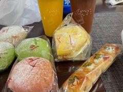 -顶东面包花园·生日蛋糕(世博店)