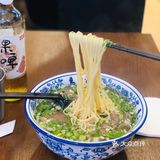 公司附近新开的牛肉面馆，午餐时间去体验了一把