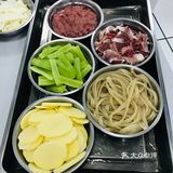 自制火锅，真的是要用高汤才好吃，自己烫火锅就是巴适