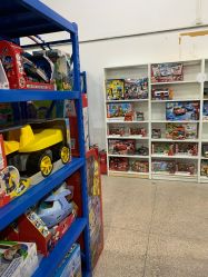-逝水玩具折扣店