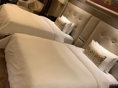 -西安唐隆国际酒店(大雁塔大唐不夜城店)
