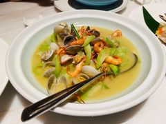 丝瓜蛤蜊烧河虾-菲乐餐厅(三十年经营·湖滨路店)