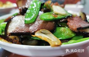 Preserved Pork with Pea Slices