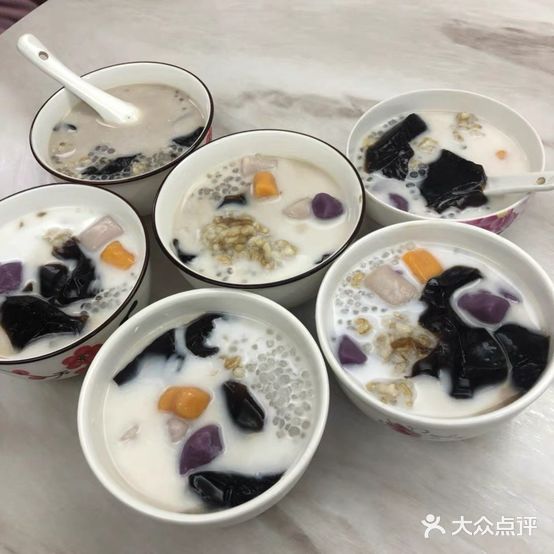 大兴冷热甜品店