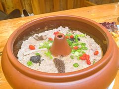 汽锅菌子肉饼-老滇山寨•云南特色菜•地方菜•民族风情歌舞表演(金碧店)