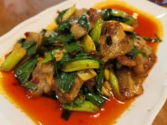 蒜苗回锅肉-易老妈蹄花.特色川菜(人民公园总店)
